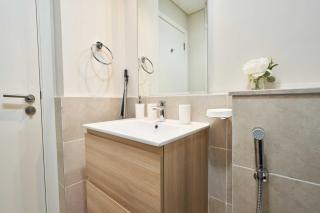 Cosy 1 Bedroom in Damac Hills | OFEX - 5