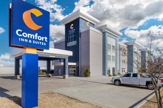 Comfort Inn & Suites - 8