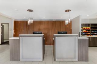 Comfort Inn & Suites - 5