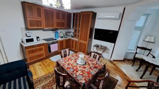 Moder and Old Top - Sofia - 1