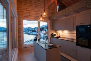 Sommarbukt - "Tind" Aurora Hideaway Mountain Lodge with Panoramic Fjord Views - Tromsø - 4