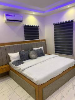 Experience in Style - Short Stay, Long Memories - 1