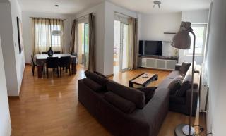 Charm Flat in the heart of the City Center - Balcony & view - 9