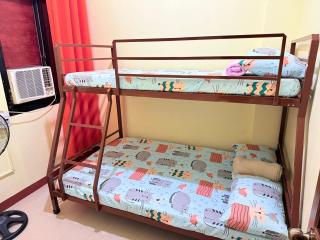 budget transient house near sm Lucena 6pax - 6