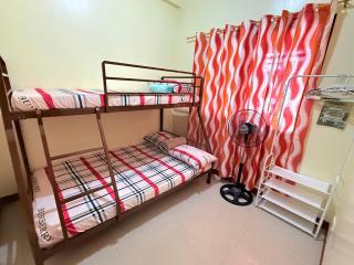 budget transient house near sm Lucena 6pax - 7
