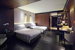 OCT Bay Breeze Hotel - 8