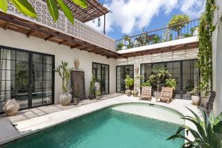 Vila Gila - 2BR Canggu Villa with Pool & Rooftop - 0