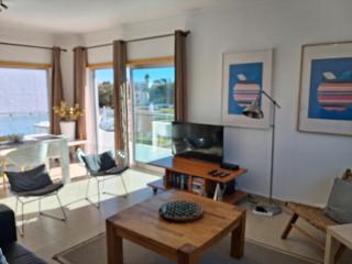 Modern apartment with sunny south facing terrace - 5