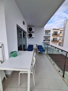 Modern apartment with sunny south facing terrace - 1