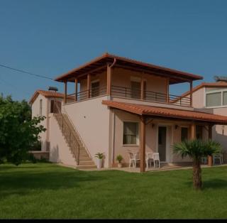 Seaside Family Villa - 0