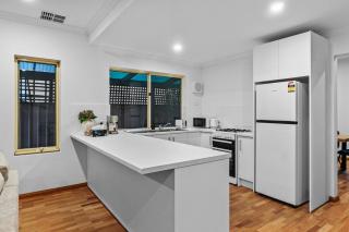 Sunset Ocean View Retreat 4BM House - 4