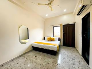 Hotel Vrinda Sarovar - Mathura - 4