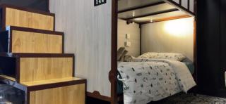 Lesbase Female 8-Bed Room - 2