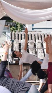 Templeside Courtyard Hotel Close to Sqaure Forbidden next to White temple Free laundry and breakfast Personalized Needs Develop - 3