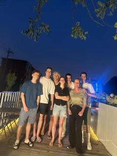 Templeside Courtyard Hotel Close to Sqaure Forbidden next to White temple Free laundry and breakfast Personalized Needs Develop - 2