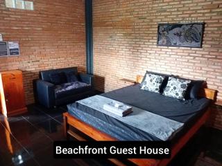 Beachfront Guest House Pacitan - 3