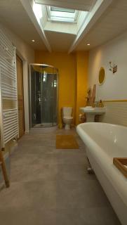 ENTRE PIERRE ET BOIS - 1