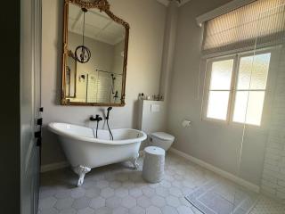 Hohenzollern Unit 3 Historic Charm - 1