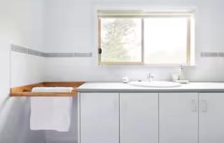 Mereweather Estate Cottage - 1