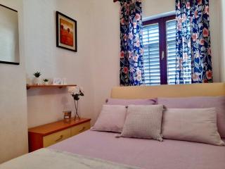 Apartment Božo with a balcony - 2