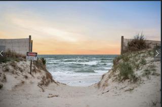 25 Esplanade Beachfront Villa with Ocean Views - 8