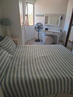 Uvongo Sea Scapes Holiday Apartment - 8