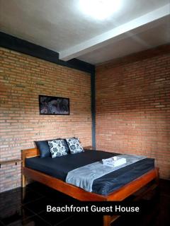 Beachfront Guest House Pacitan - 9