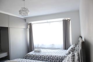 Exquisite and Modern 2 bed Maisonette - 8