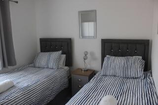 Exquisite and Modern 2 bed Maisonette - 6