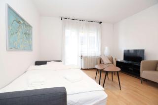 Airy Apartment Near Uetliberg Nature - 6