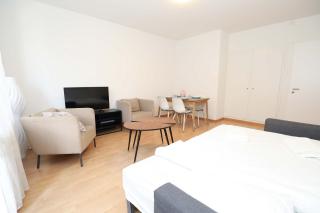 Airy Apartment Near Uetliberg Nature - 2