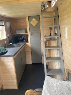 Prachtig Tiny House De Hutte - 3
