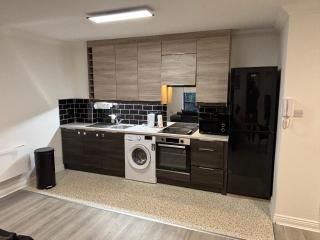 Modern Spacious Flat near City and Airport with parking & WiFi - 9