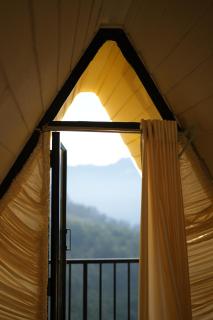 Cloudy Nandy Hills Poombarai - 4