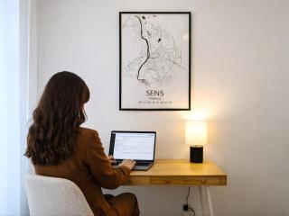 Le Subtil - By BEST KEYS - Élégance & Confort - 2 chambres séparées - Lit Queen Size - Smart TV Netflix - Machine à Café Nespresso - Proche Gare & Centre Ville - À 1H de Paris - WiFi Fibre - Check-in Autonome - 1