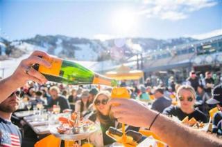 Renovated 2 BR Condo w Hot Tub -Mountain Views! - 4