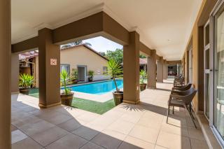 Lakeview Boutique Hotel & Conference Center - 4