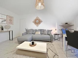 Appartement épuré, terrasse et parking privé - 1