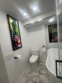 Cute and Cozy Studio with Private Parking - 3