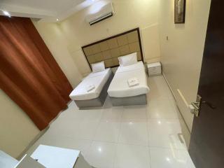 Coral Bay 2 Bedroom Flat - 8