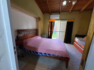 Pequeño departamento aún en arreglo con detalles estéticos - 1