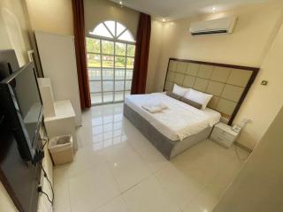 Coral Bay 2 Bedroom Flat - 5