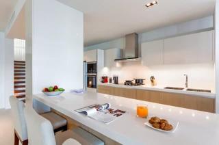 Absolute Beachfront Villa 3-Bedroom in Rawai - 2