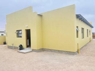 Pwake Luna Guesthouse - 1