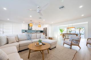 Spacious 4BR Oasis with Pool Near Anna Maria Island - 1