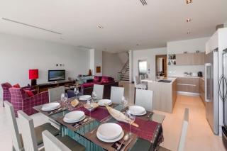 4-Bed Villa-Sweeping Sunrise View over Chalong Bay - 7