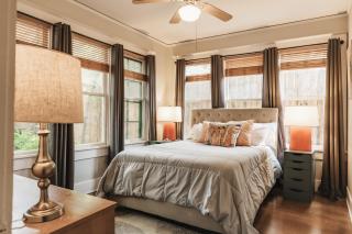 Cozy and Warm Winter Getaway at UT Historic Victorian Gem - 9
