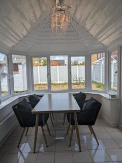 Relaxed Peaceful Long Term Contractor Home - 2