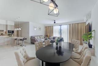 Spacious 3BR Sea-View Condo Resort Amenities 2708 - 4