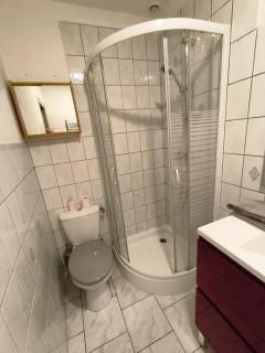 Charmant Appartement à Romilly-sur-Seine avec Jardin - 1